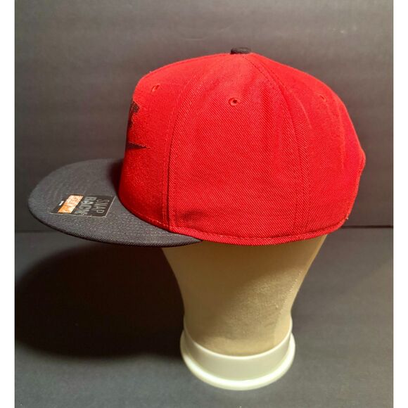 Red & Black Nike Snapback Hat – Structured, Adjustable OSFM, Classic Swoosh Logo - Picture 3 of 4